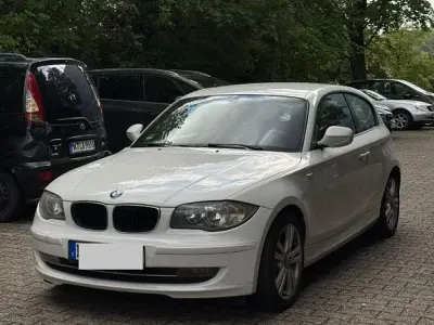 Gebraucht BMW 116 116 PS (85 kW) 2011 Weiß Kleinwagen