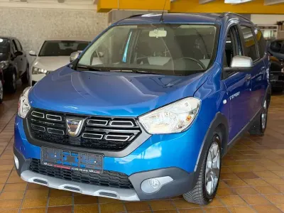 Gebraucht Dacia Lodgy Stepway 131 PS (96 kW) 2022 Blau Van / Kleinbus