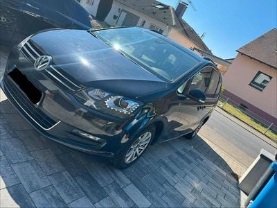 Second-hand VW Sharan 177 CP (130 kW) 2015 Negru Monovolum