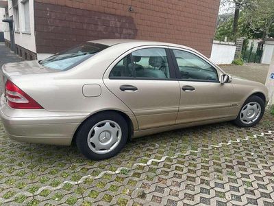 Mercedes C180