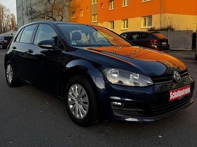 Night blue metallic Gebraucht 2013 VW Golf VII Trendline Kleinwagen | 8.380 € (Fairer Preis)