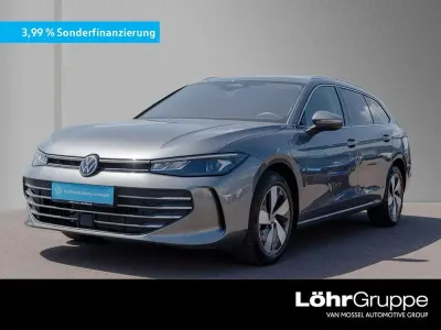 Second-hand VW Passat R-line 204 CP (150 kW) 2025 Gri Break