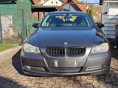 Gebraucht BMW 318 129 PS (94 kW) 2006 Grau Limousine