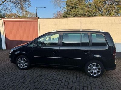 Second-hand VW Touran Highline 105 CP (77 kW) 2007 Negru Monovolum