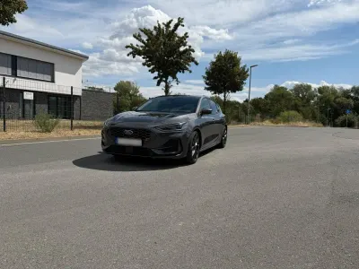 Gebraucht Ford Focus ST 280 PS (205 kW) 2023 Grau Limousine