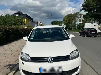 Gebraucht VW Golf VII 105 PS (77 kW) 2013 Weiß Kombi