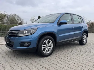 Gebraucht VW Tiguan Trendline 140 PS (102 kW) 2015 Blau SUV