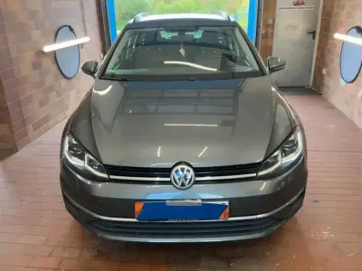 Gebraucht VW Golf VII Comfortline 116 PS (85 kW) 2019 Grau Kombi