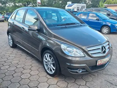 Gebraucht Mercedes B180 116 PS (85 kW) 2011 Kleinwagen