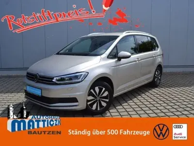 Gebraucht VW Touran IQ Drive 150 PS (110 kW) 2024 Ivory silver metallic Van / Kleinbus