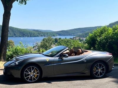 Grau Gebraucht 2012 Ferrari California Cabrio | 104.990 € (Guter Preis)