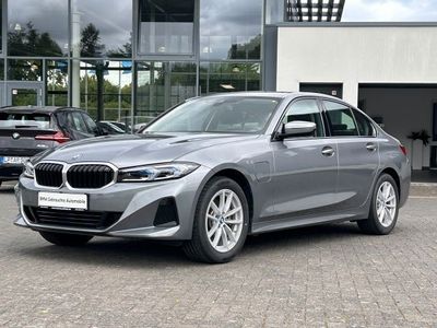 BMW 330e