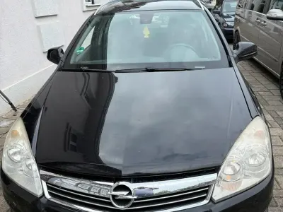 Gebraucht Opel Astra 110 PS (80 kW) 2009 Schwarz Limousine