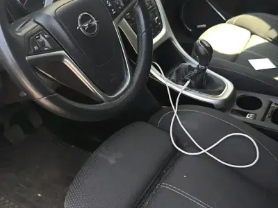 Gebraucht Opel Astra 110 PS (80 kW) 2011 Schwarz Kombi