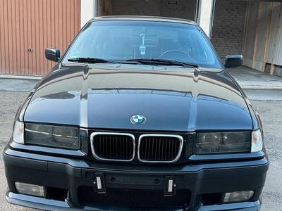 Schwarz Gebraucht 1998 BMW 316 Coupé | 1.499 € (Guter Preis)