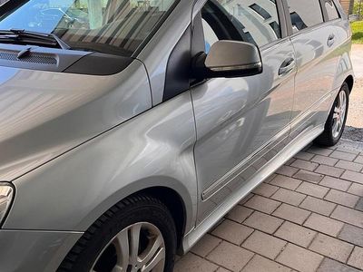 Usata Mercedes 180 116 CV (85 kW) 2011 Argento Berlina