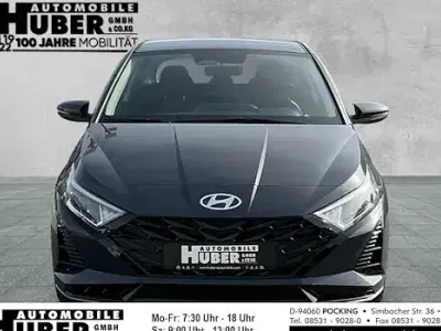Neu Hyundai i20 Trend 100 PS (73 kW) 2025 Grau Limousine