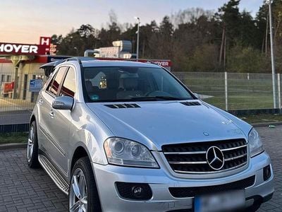Second-hand Mercedes ML320 AMG Edition 1 224 CP (164 kW) 2008 Argintiu SUV
