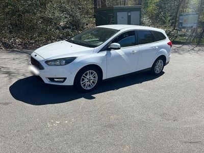 Gebraucht Ford Focus 120 PS (88 kW) 2018 Weiß Kombi