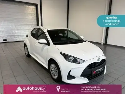 Usata Toyota Yaris Comfort 72 CV (52 kW) 2021 Bianco Utilitaria
