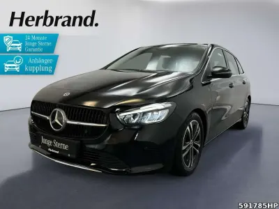 Używany Mercedes B200 Progressive 163 KM (119 kW) 2024 Czarny Minivan