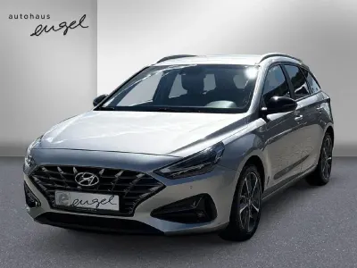 Gebraucht Hyundai i30 Edition 30+ 160 PS (117 kW) 2021 Shimmering silver Kombi