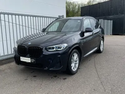 Gebraucht BMW X3 Efficient Dynamics 190 PS (139 kW) 2023 Carbonschwarz metallic SUV