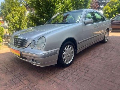 Mercedes E240