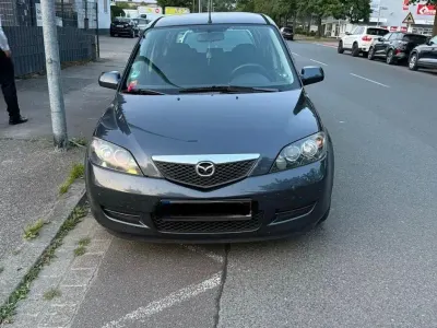 Gebraucht Mazda 2 Comfort 75 PS (55 kW) 2006 Silber Kleinwagen