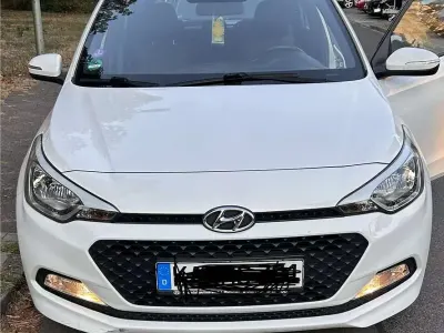 Gebraucht Hyundai i20 Classic 84 PS (61 kW) 2018 Weiß Kleinwagen