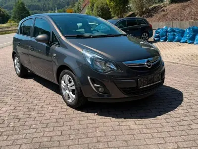 Gebraucht Opel Corsa Edition 90 PS (66 kW) 2014 Schwarz Kleinwagen