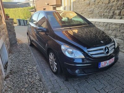 Mercedes B180