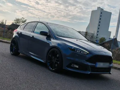 Gebraucht Ford Focus ST 250 PS (183 kW) 2015 Grau Limousine