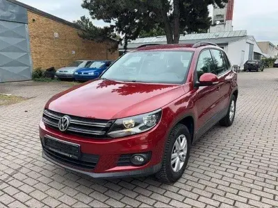 Gebraucht VW Tiguan Trendline 160 PS (117 kW) 2013 Rot SUV