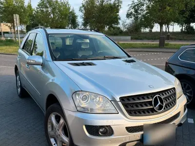 Gebraucht Mercedes ML280 220 PS (161 kW) 2006 Grau SUV