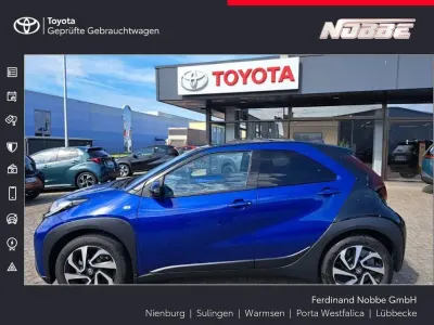 Gebraucht Toyota Aygo X Team 72 PS (52 kW) 2024 Juniper blue metallic/dach sch SUV