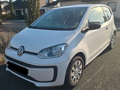 Weiß Gebraucht 2017 VW up! high up! Kleinwagen | 7.500 € (Guter Preis)