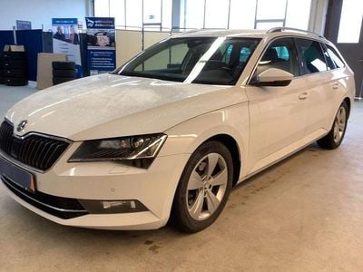 Bila moon/moon white Gebraucht 2019 Skoda Superb Kombi | 19.990 € (Superpreis)