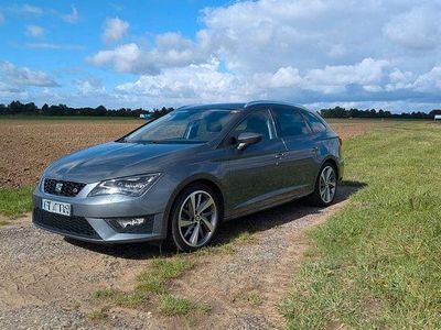 Grau Gebraucht 2015 Seat Leon ST FR Kombi | 10.495 € (Fairer Preis)