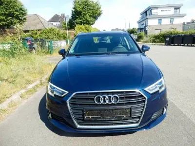 Gebraucht Audi A3 116 PS (85 kW) 2018 Blau Limousine