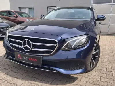 Gebraucht Mercedes E300 306 PS (225 kW) 2019 Blau Kombi