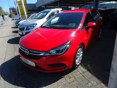 Usata Opel Astra Edition 105 CV (77 kW) 2017 Rosso Station wagon