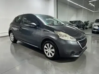 Gebraucht Peugeot 208 Access 68 PS (50 kW) 2013 Gris shark Kleinwagen