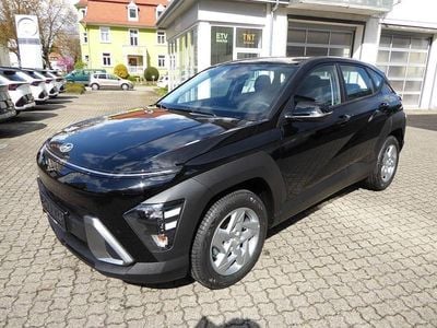 Neu Hyundai Kona Select 150 PS (110 kW) 2026 Schwarz SUV