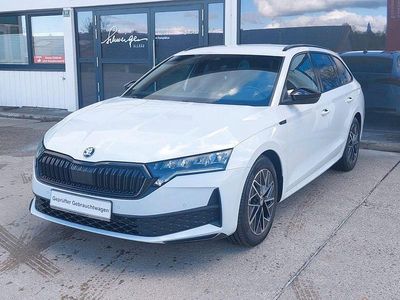 Weiß Gebraucht 2024 Skoda Octavia SportLine Kombi | 34.990 € (Teuer)