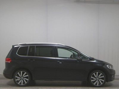 Schwarz Gebraucht 2019 VW Touran Highline Van / Kleinbus | 19.980 € (Superpreis)