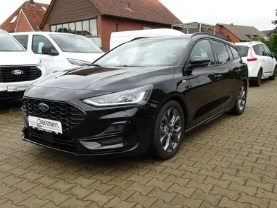 Gebraucht Ford Focus ST-Line X 116 PS (85 kW) 2024 Schwarz Limousine