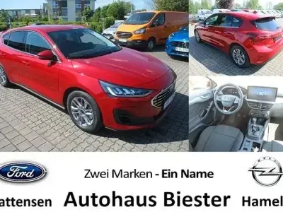 Używany Ford Focus Titanium X 125 KM (91 kW) 2024 Czerwony Sedan/Limuzyna