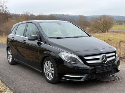Gebraucht Mercedes B200 AMG line 136 PS (100 kW) 2012 Schwarz Van / Kleinbus