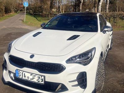 Second-hand Kia Stinger GT-Line 200 CP (147 kW) 2017 Alb Hatchback